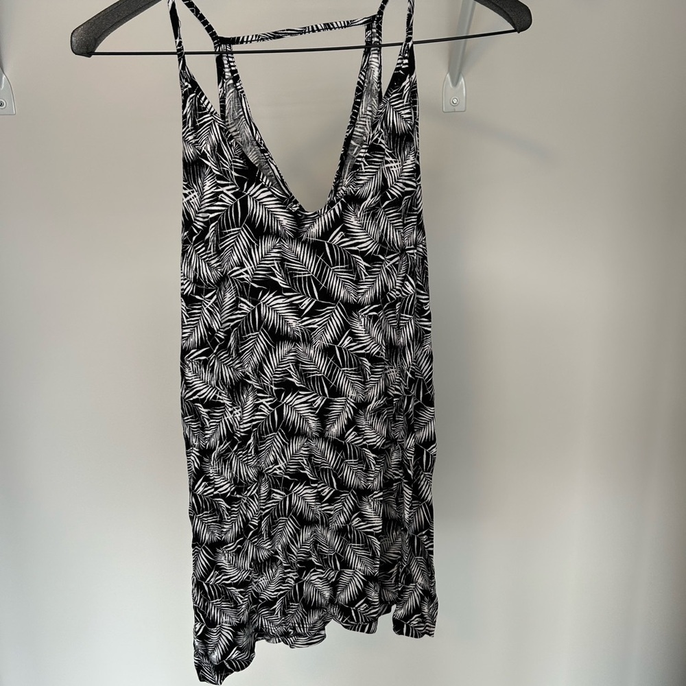 Old Navy Monochrome Leaf Print Tank Top